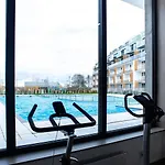 Waterline Kolobrzeg, Baseny I Strefa Rekreacyjna, Osiedle Feniks