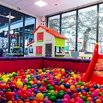 Waterline Kolobrzeg, Baseny I Strefa Rekreacyjna, Osiedle Feniks *