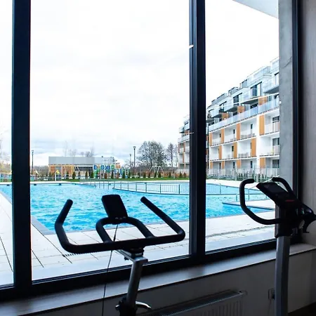 Waterline Kołobrzeg, Baseny I Strefa Rekreacyjna, Osiedle Feniks