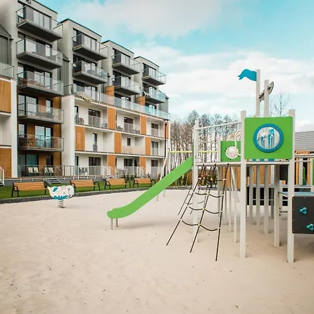 Waterline Kołobrzeg, Baseny I Strefa Rekreacyjna, Osiedle Feniks