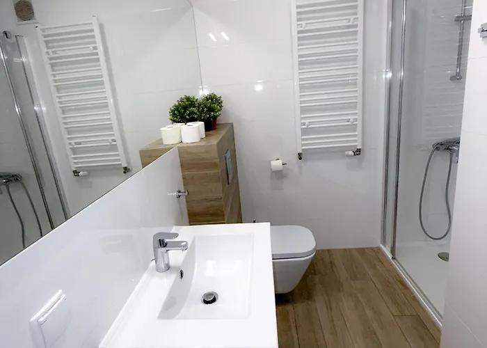 Waterline Kołobrzeg, Baseny I Strefa Rekreacyjna, Osiedle Feniks *