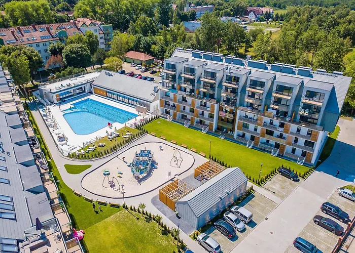 Waterline Kołobrzeg, Baseny I Strefa Rekreacyjna, Osiedle Feniks *