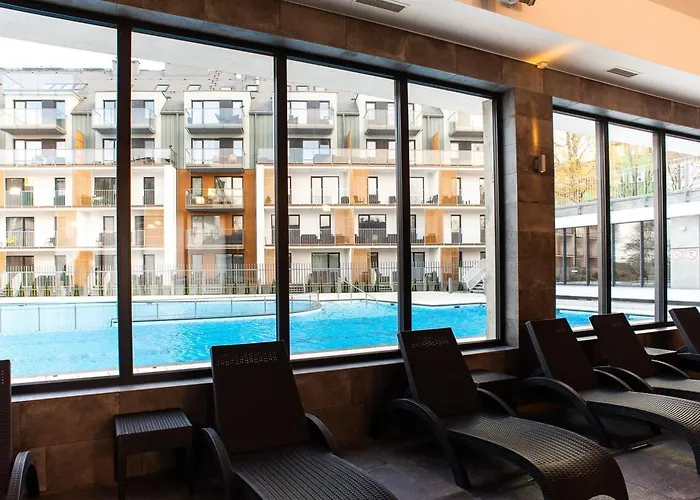 Waterline Kołobrzeg, Baseny I Strefa Rekreacyjna, Osiedle Feniks *