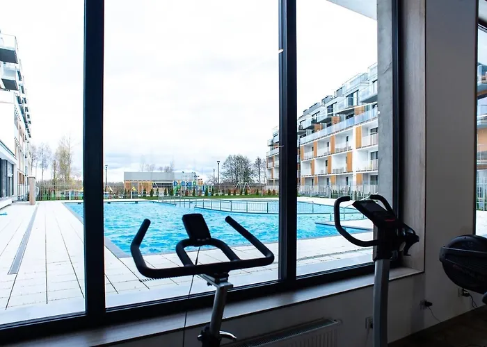 Waterline Kołobrzeg, Baseny I Strefa Rekreacyjna, Osiedle Feniks