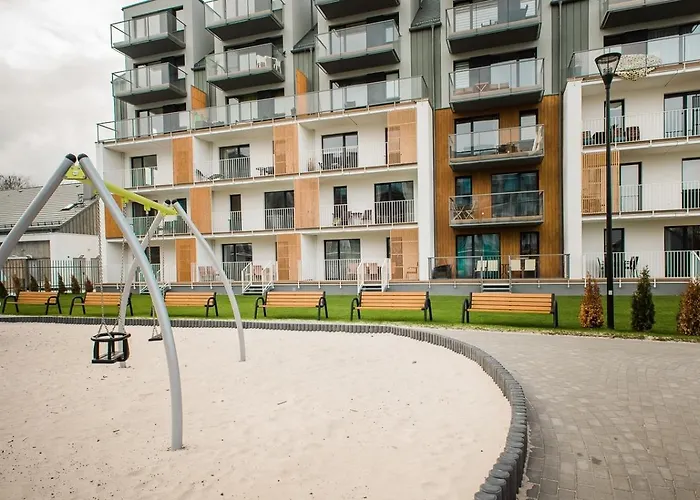 Waterline Kołobrzeg, Baseny I Strefa Rekreacyjna, Osiedle Feniks *