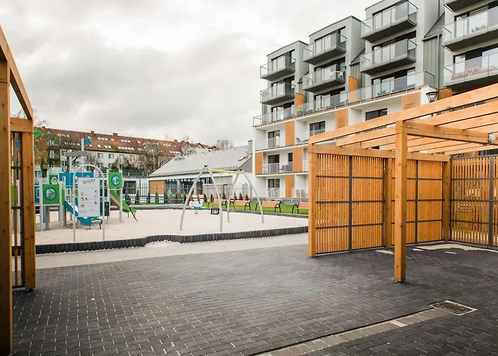 Waterline Kołobrzeg, Baseny I Strefa Rekreacyjna, Osiedle Feniks