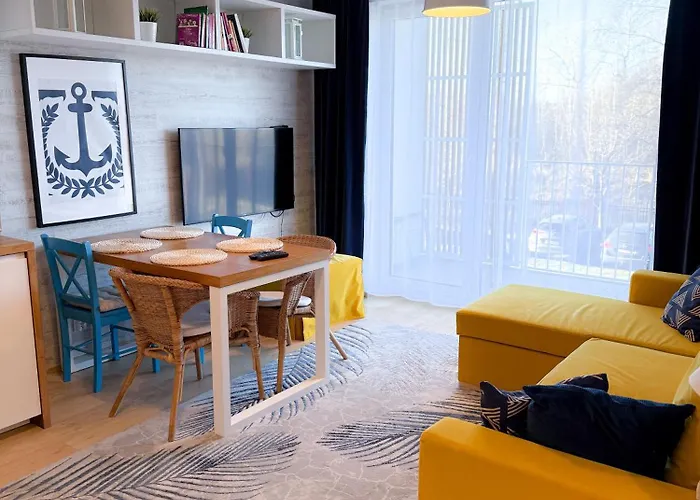 Waterline Kołobrzeg, Baseny I Strefa Rekreacyjna, Osiedle Feniks