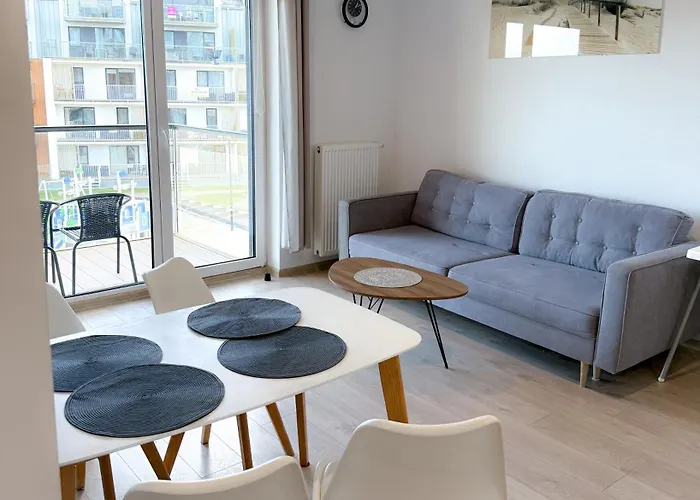 Waterline Kołobrzeg, Baseny I Strefa Rekreacyjna, Osiedle Feniks Kołobrzeg